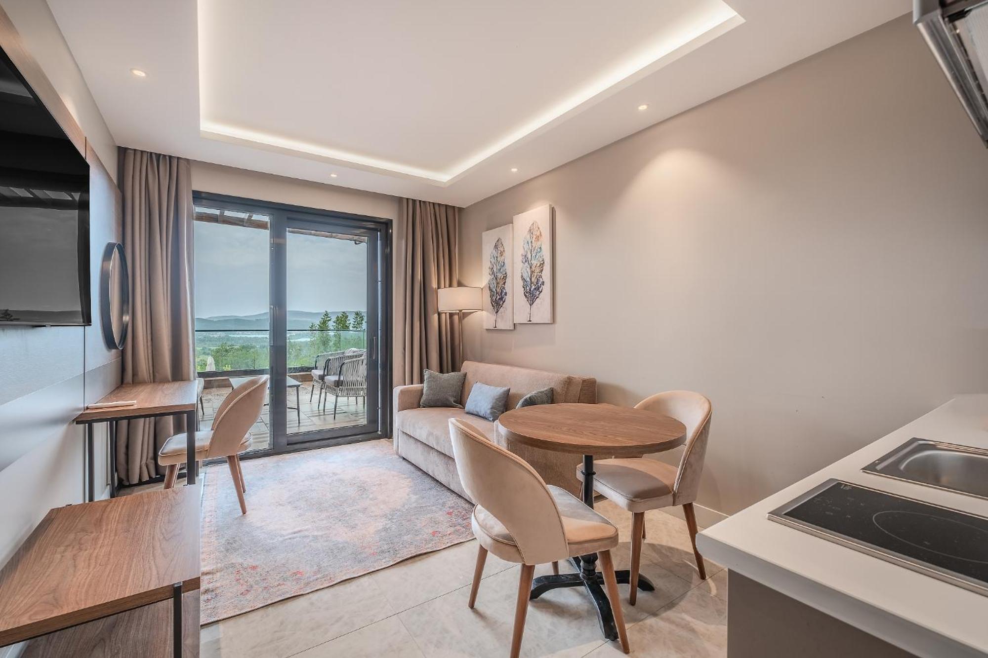 Montenegro Lodge Kavač 部屋 写真 A typical apartment at the complex
