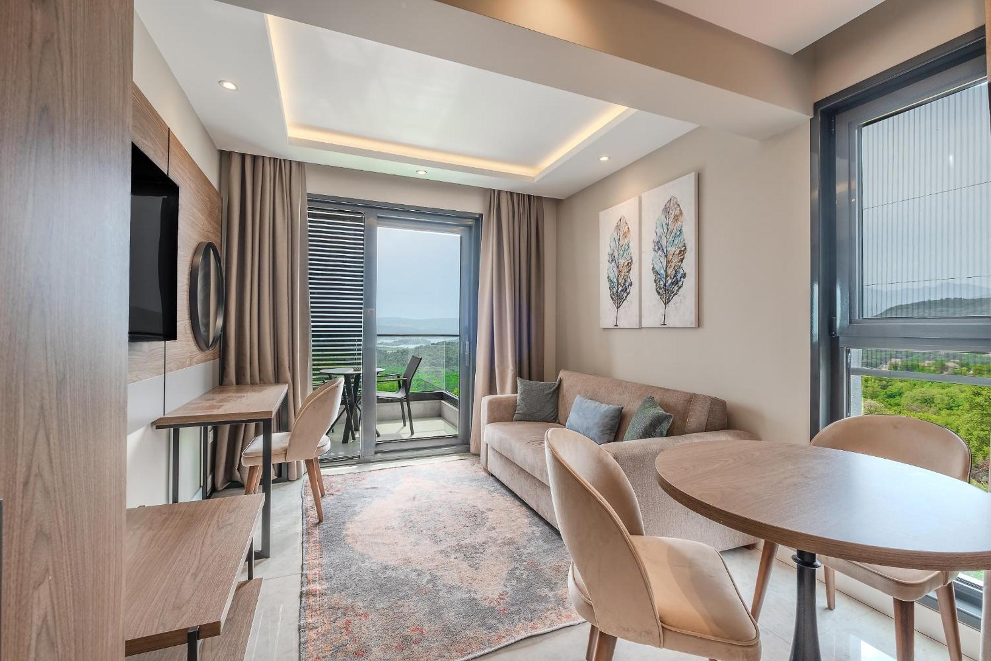 Montenegro Lodge Kavač 部屋 写真 A typical apartment at the complex