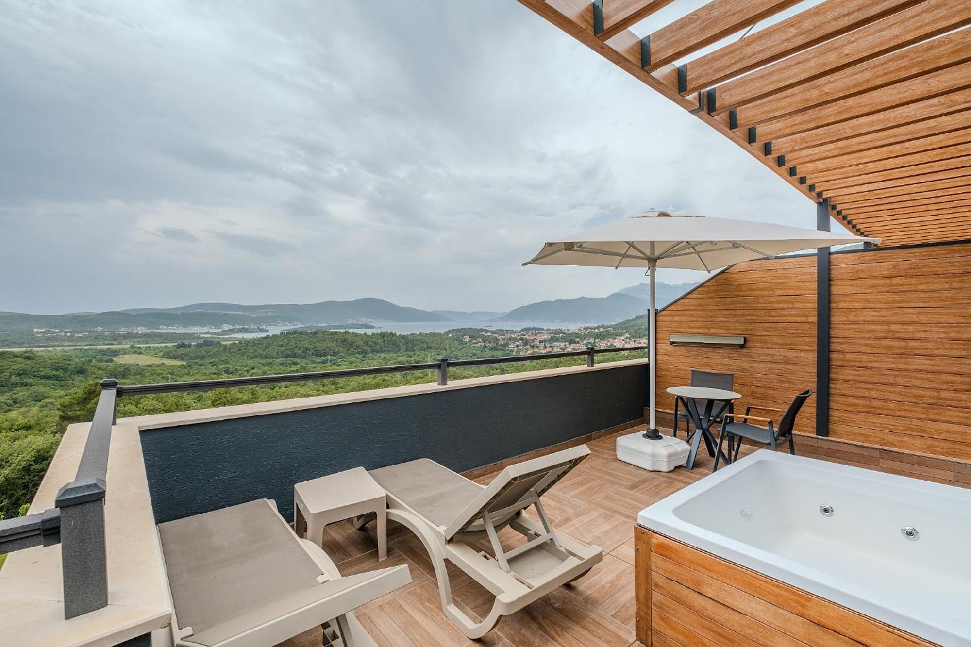 Montenegro Lodge Kavač 部屋 写真 Rooftop terrace