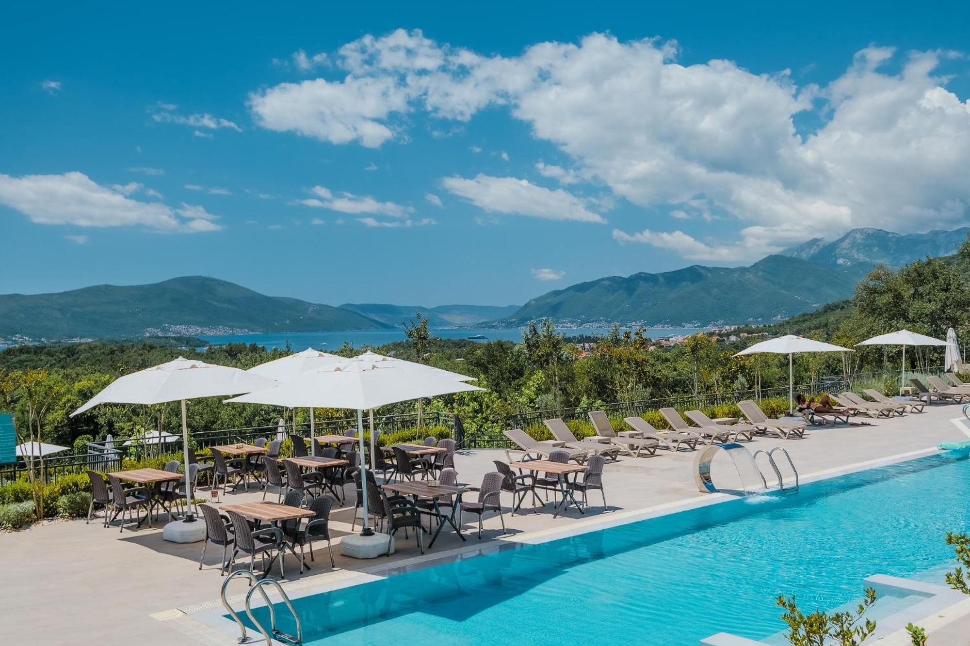 Montenegro Lodge Kavač エクステリア 写真 View from the hotel