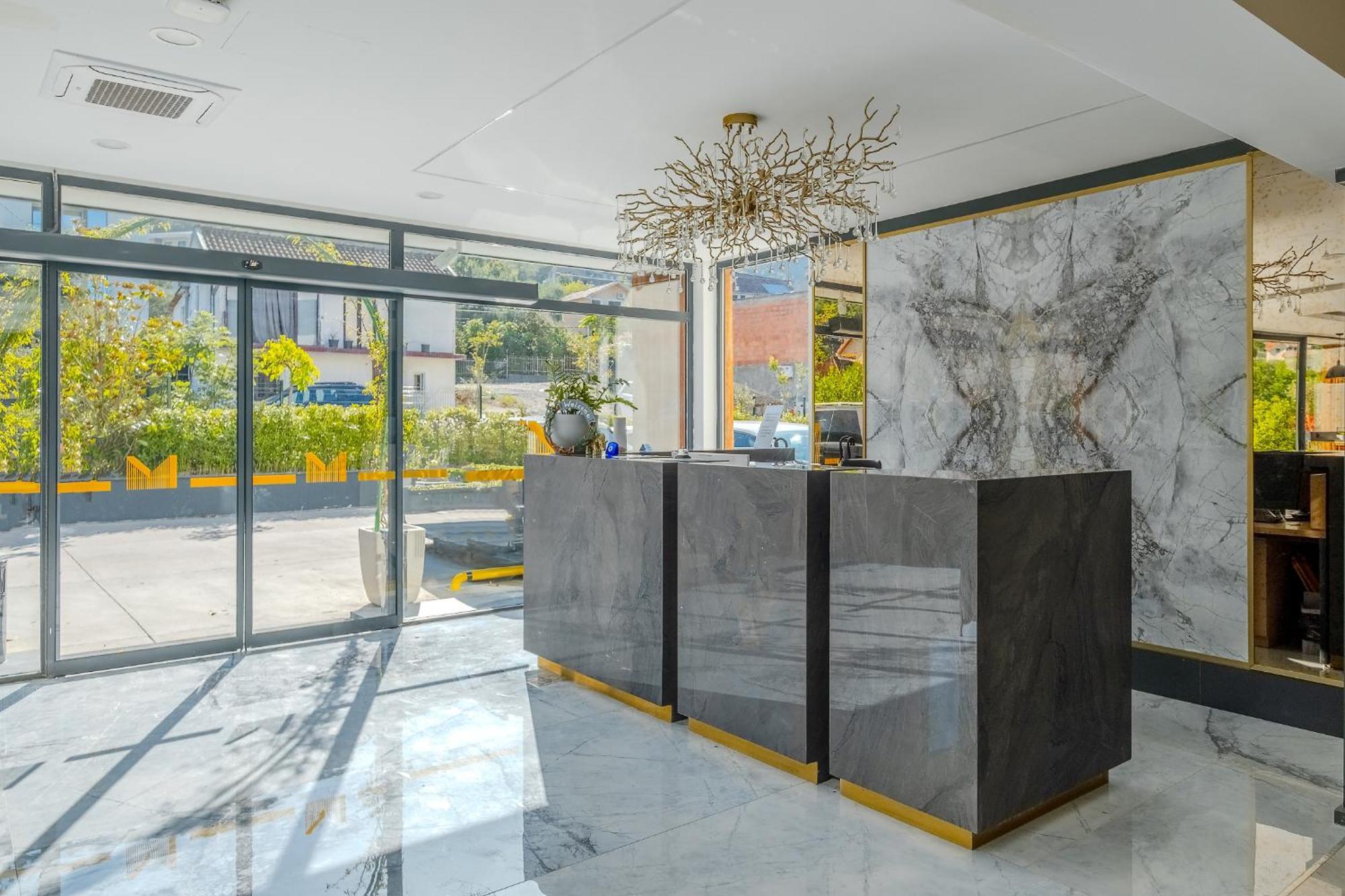 Montenegro Lodge Kavač エクステリア 写真 Reception